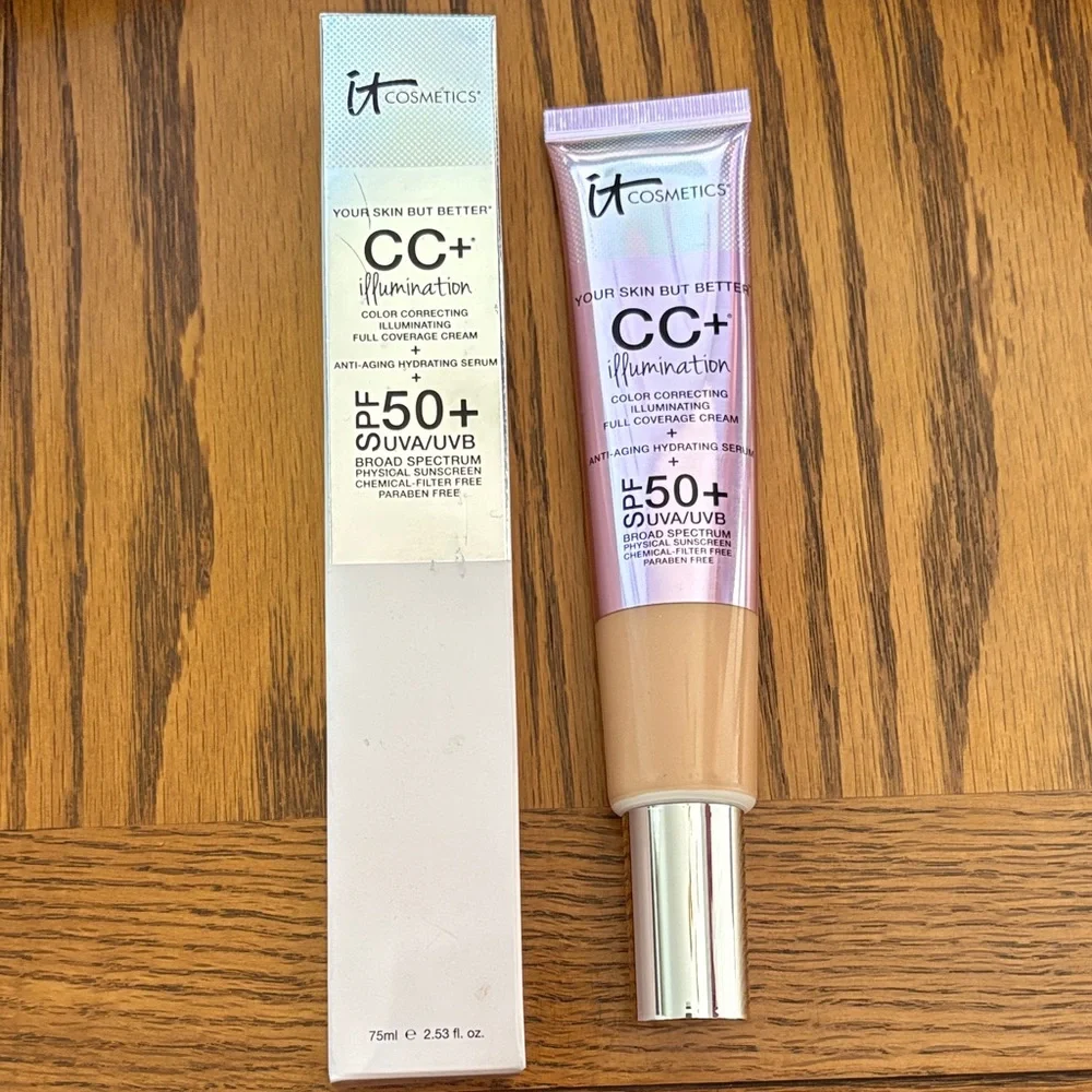 it cosmetics CC+ Illumination Cream in Medium - large tube - Picture 1 of 8